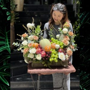 Hộp Hoa Tươi Và Trái Cây Mix Sen Đá – Quà Sinh Nhật Ngọt Lành Dành Riêng Cho Mẹ Yêu