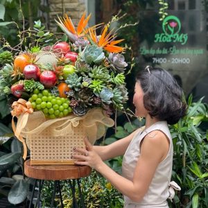 Lẵng Hoa Tươi Và Trái Cây - Món quà Khai Trương Thay Ngàn Lời Chúc