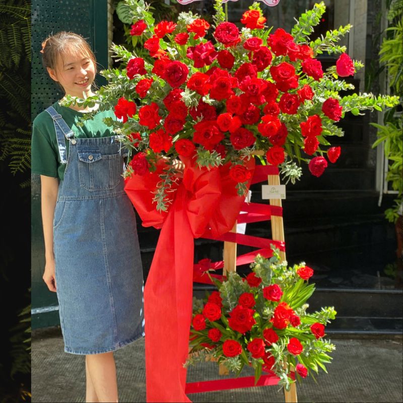 kệ hoa chúc mừng khai trương màu đỏ kệ hoa chúc mừng khai trương màu đỏ